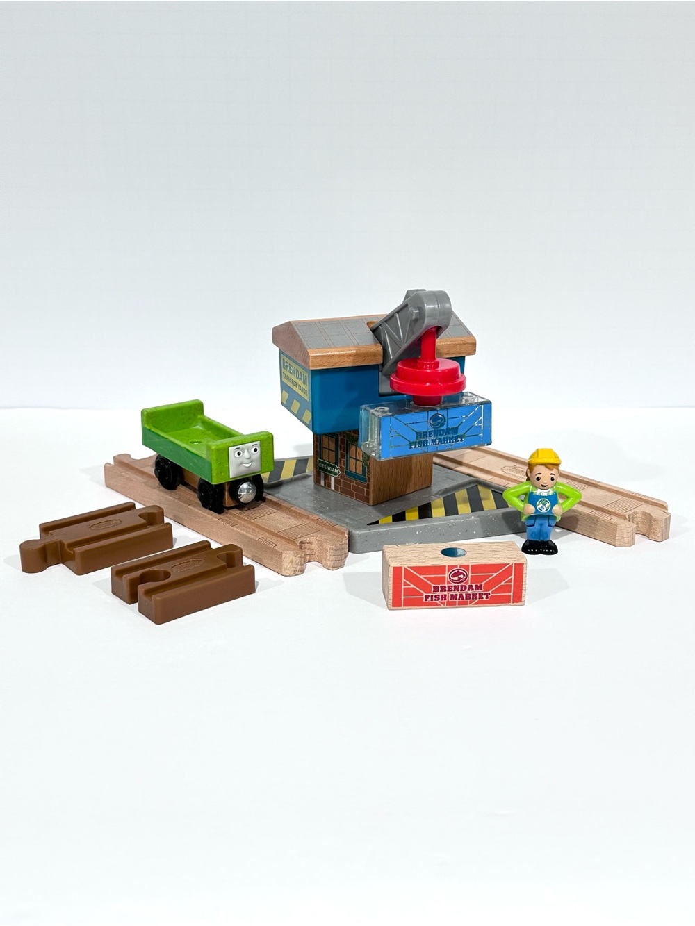 Thomas & Friends Wooden Railway Spin & Lift Destination Complete Set